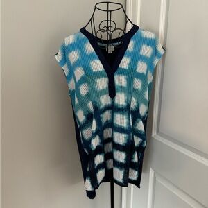 Postmark by Anthropologie Conifer Egress Split Hi Low Sleeveless Shirt in Medium